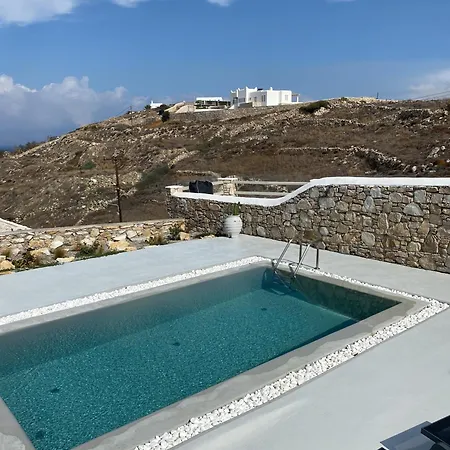 Petrinaki Villa *
