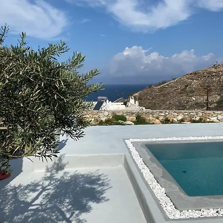 Petrinaki Villa *